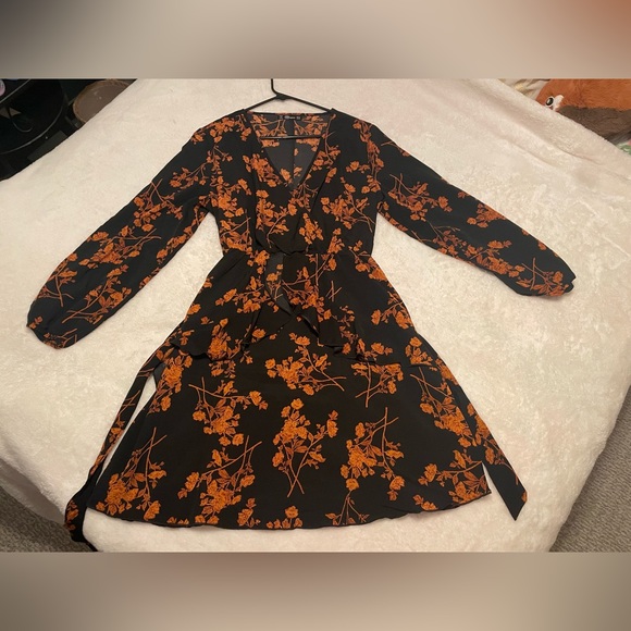 Buguest Dresses & Skirts - Long sleeve dress